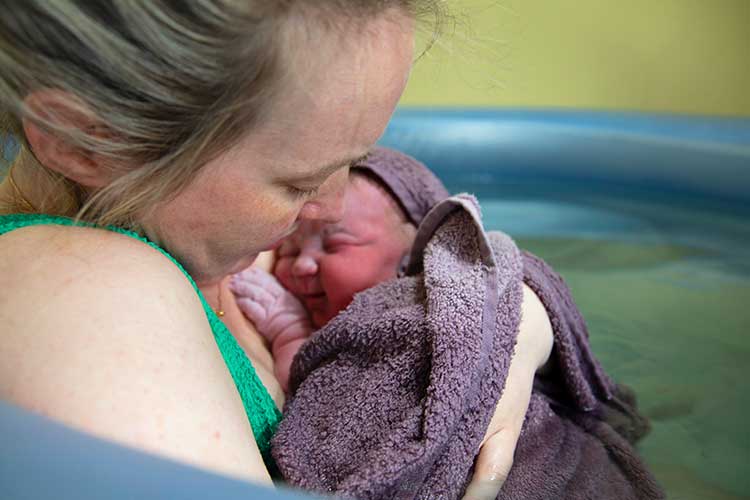 water birth neonate